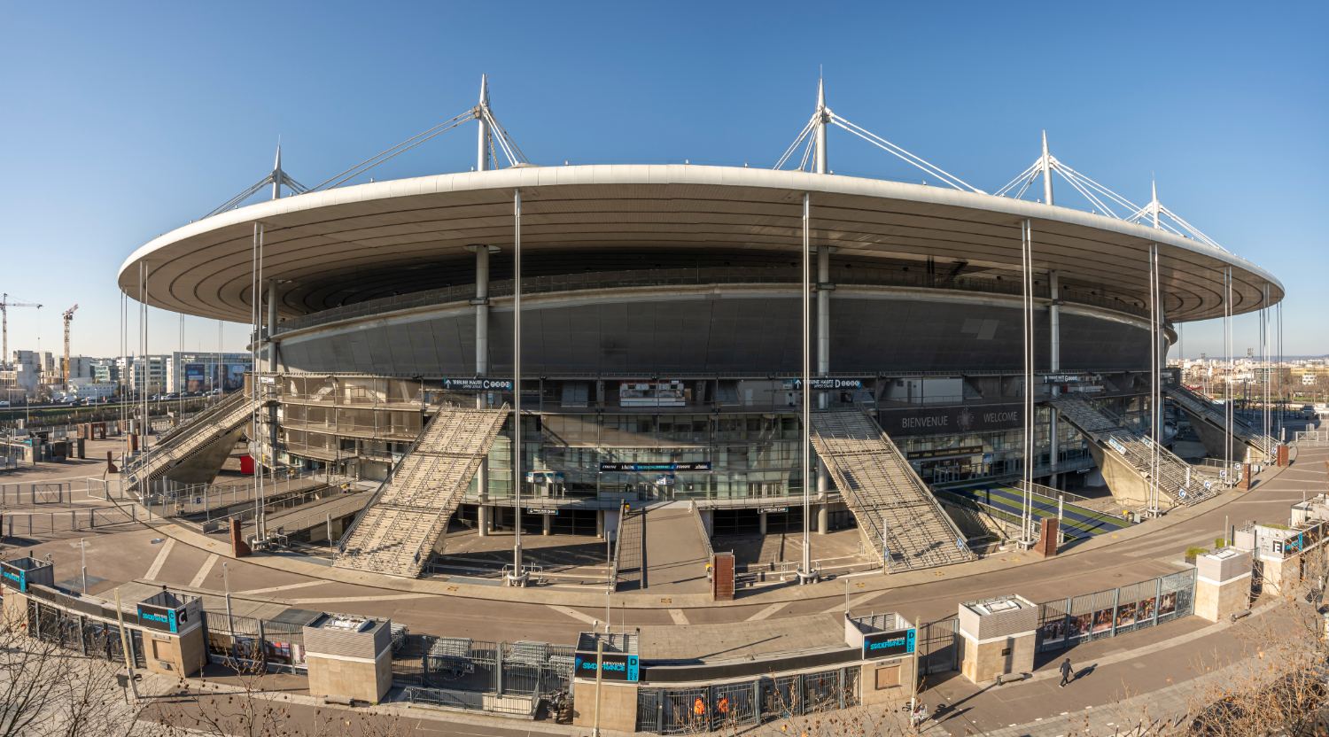 Utvendig utsikt mot Stade de France i Saint-Denis, en del av den nye infrastrukturen til Paris-OL 2024.